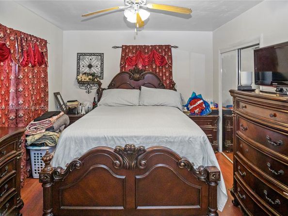 811 NW 196th Ter, Miami Gardens FL 33169