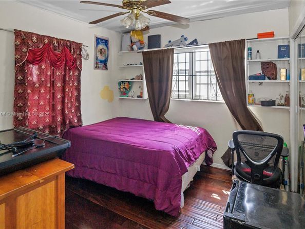 811 NW 196th Ter, Miami Gardens FL 33169
