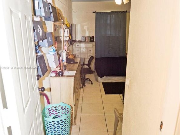 811 NW 196th Ter, Miami Gardens FL 33169