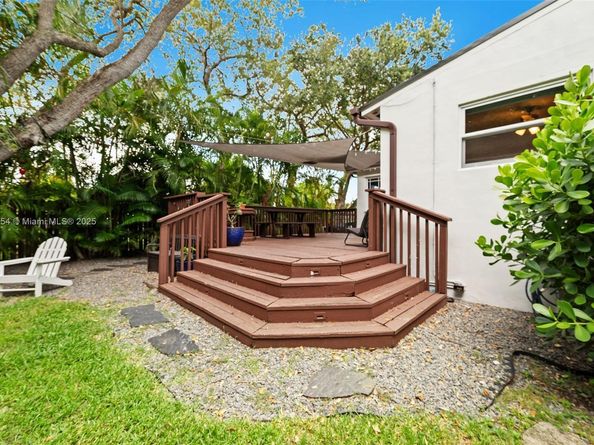 3800 SW 68th Ave, Miami FL 33155