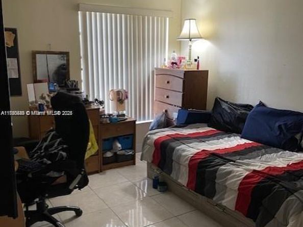 1350 SW 122nd Ave 317, Miami FL 33184
