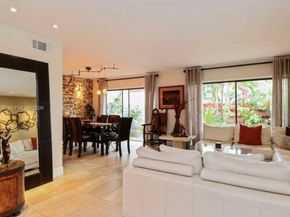 2991 Lakewood Ln 329, Hollywood FL 33021