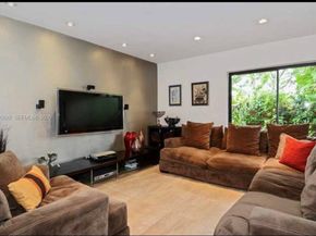 2991 Lakewood Ln 329, Hollywood FL 33021