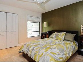 2991 Lakewood Ln 329, Hollywood FL 33021