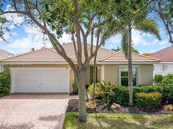 4974 SW 34th Ter