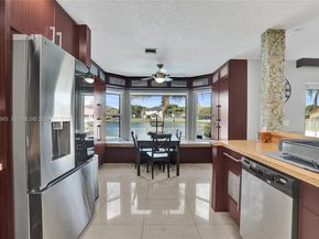 13901 Appalachian Trl, Davie FL 33325