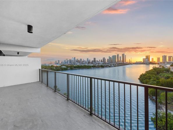 1000 Venetian Way 810, Miami FL 33139