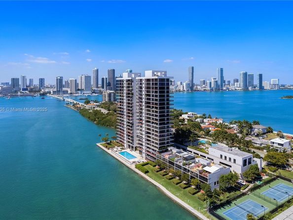 1000 Venetian Way 810, Miami FL 33139