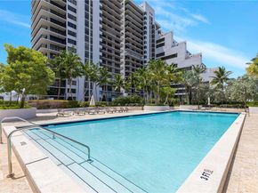 1000 Venetian Way 810, Miami FL 33139