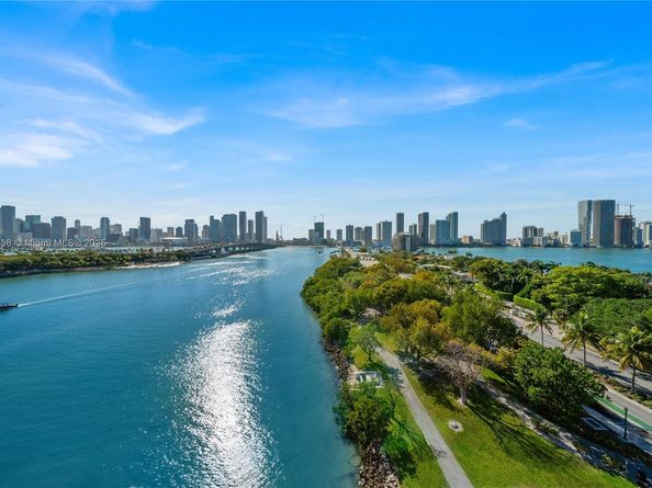 1000 Venetian Way 810, Miami FL 33139
