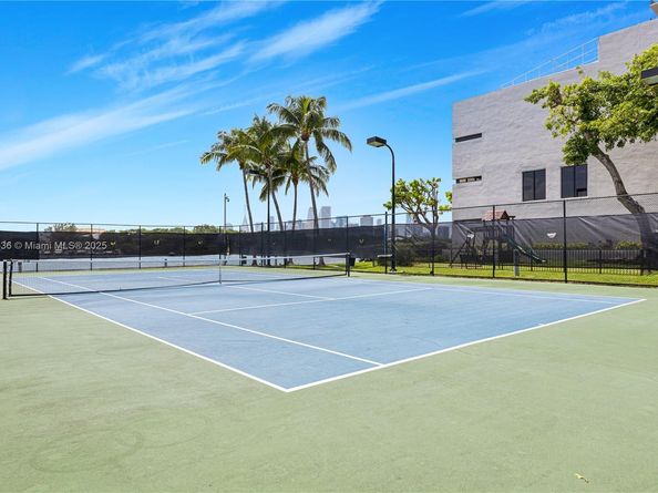 1000 Venetian Way 810, Miami FL 33139