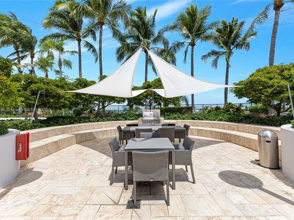 1000 Venetian Way 810, Miami FL 33139