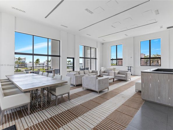 1000 Venetian Way 810, Miami FL 33139