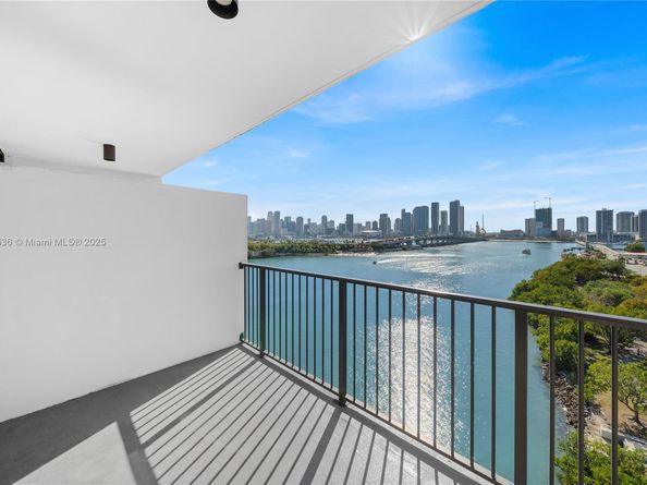 1000 Venetian Way 810, Miami FL 33139
