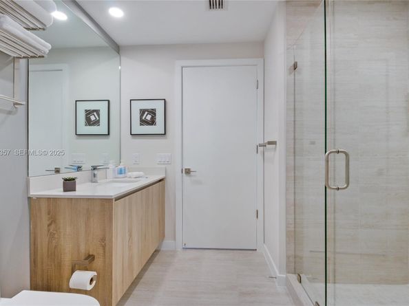 3900 Biscayne Blvd N813, Miami FL 33137