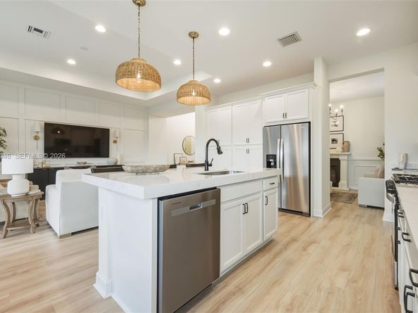 5413 Pecan Dr, Loxahatchee FL 33470