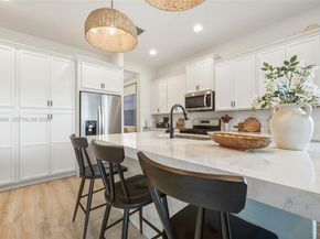 5413 Pecan Dr, Loxahatchee FL 33470