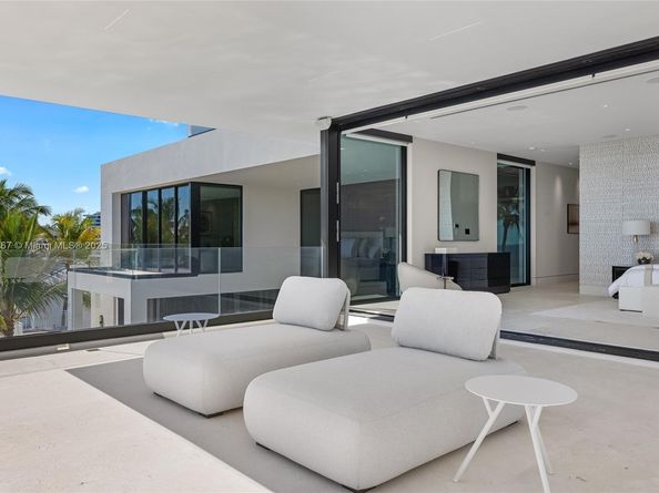 3052 N Atlantic Blvd, Fort Lauderdale FL 33308