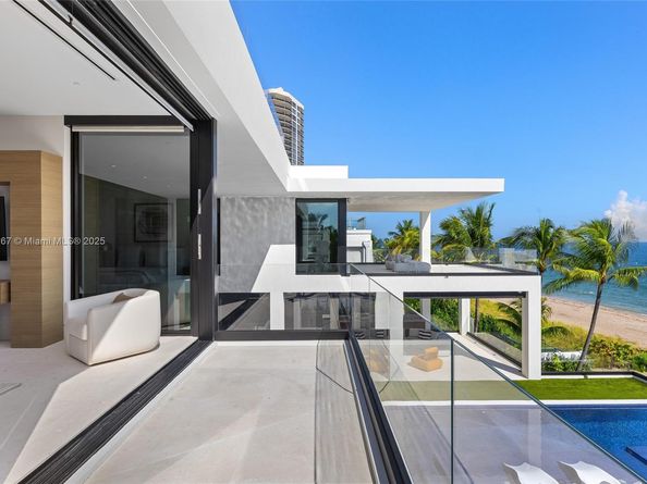 3052 N Atlantic Blvd, Fort Lauderdale FL 33308