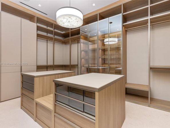 3052 N Atlantic Blvd, Fort Lauderdale FL 33308