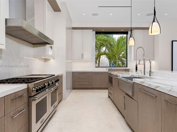 3052 N Atlantic Blvd, Fort Lauderdale FL 33308