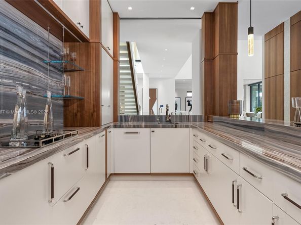 3052 N Atlantic Blvd, Fort Lauderdale FL 33308