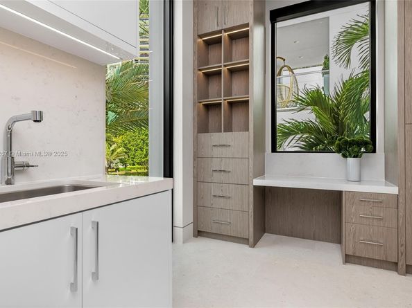 3052 N Atlantic Blvd, Fort Lauderdale FL 33308