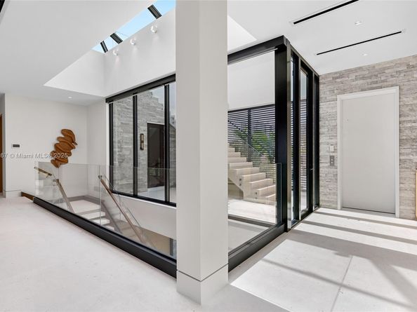 3052 N Atlantic Blvd, Fort Lauderdale FL 33308