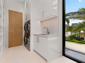 3052 N Atlantic Blvd, Fort Lauderdale FL 33308