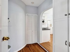 940 Hollywood Blvd, Hollywood FL 33019