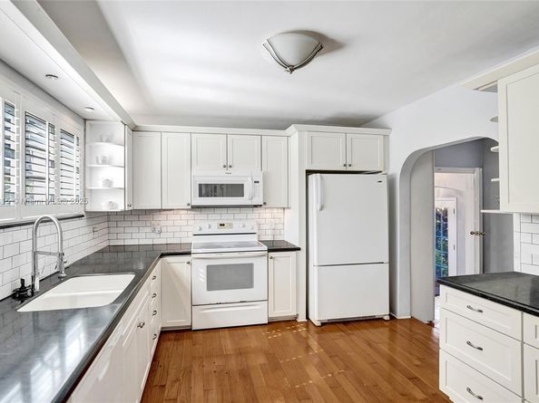 940 Hollywood Blvd, Hollywood FL 33019