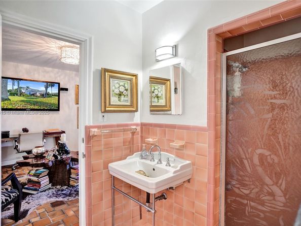 940 Hollywood Blvd, Hollywood FL 33019