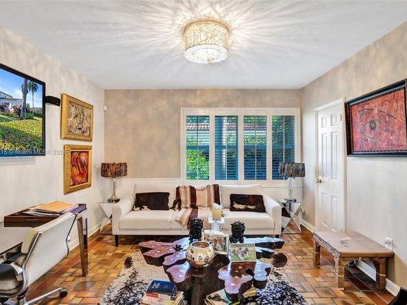 940 Hollywood Blvd, Hollywood FL 33019