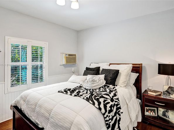 940 Hollywood Blvd, Hollywood FL 33019