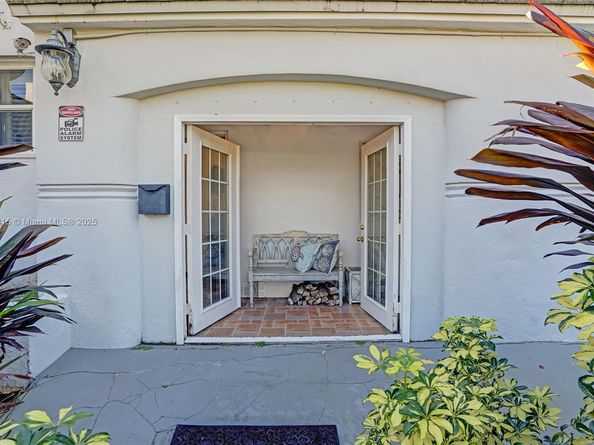 940 Hollywood Blvd, Hollywood FL 33019