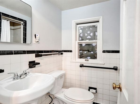 940 Hollywood Blvd, Hollywood FL 33019