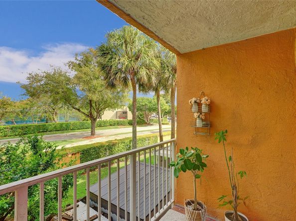 6205 Kendale Lakes Cir 279, Miami FL 33183