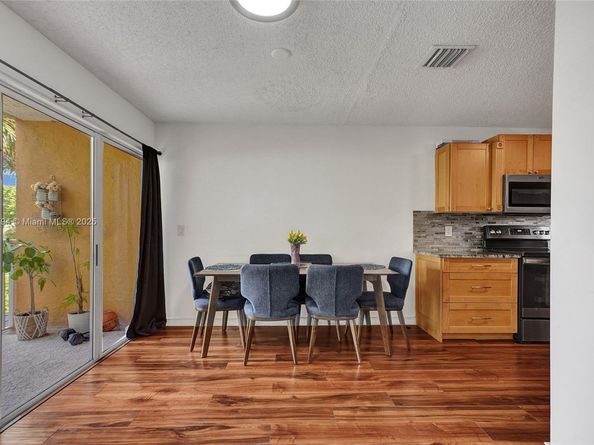 6205 Kendale Lakes Cir 279, Miami FL 33183