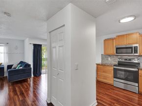 6205 Kendale Lakes Cir 279, Miami FL 33183