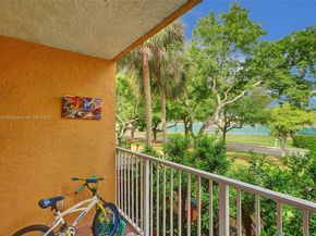 6205 Kendale Lakes Cir 279, Miami FL 33183