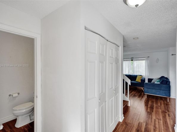 6205 Kendale Lakes Cir 279, Miami FL 33183