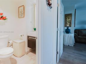 3800 Hillcrest Dr 411, Hollywood FL 33021