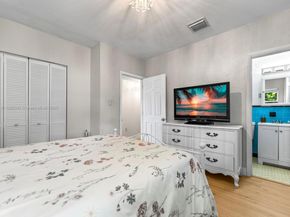 201 Flagler Dr, Miami Springs FL 33166