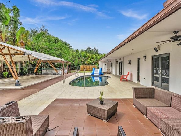 15555 Old Cutler Rd, Palmetto Bay FL 33157