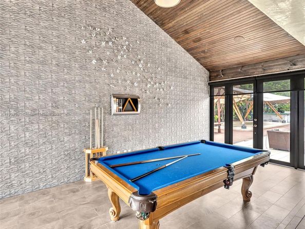 15555 Old Cutler Rd, Palmetto Bay FL 33157