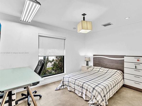 15555 Old Cutler Rd, Palmetto Bay FL 33157