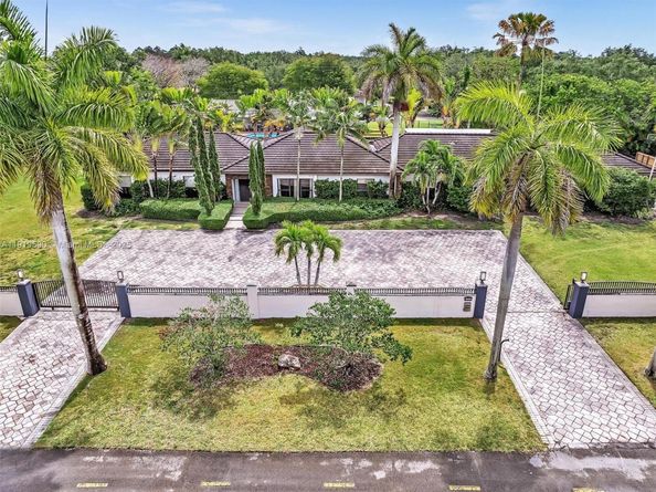 15555 Old Cutler Rd, Palmetto Bay FL 33157