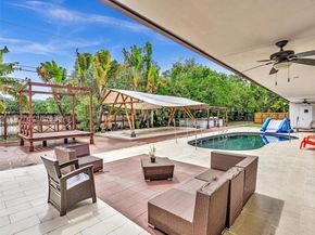 15555 Old Cutler Rd, Palmetto Bay FL 33157