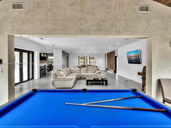 15555 Old Cutler Rd, Palmetto Bay FL 33157