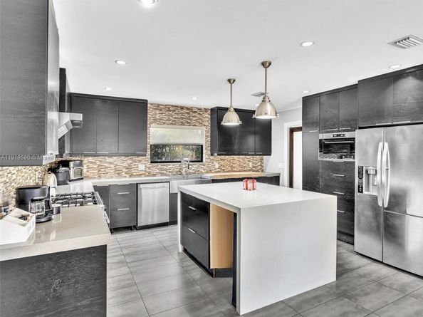 15555 Old Cutler Rd, Palmetto Bay FL 33157